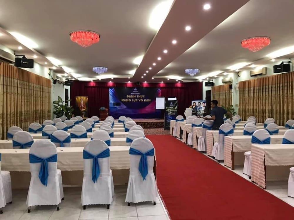 Khách sạn Cong Doan